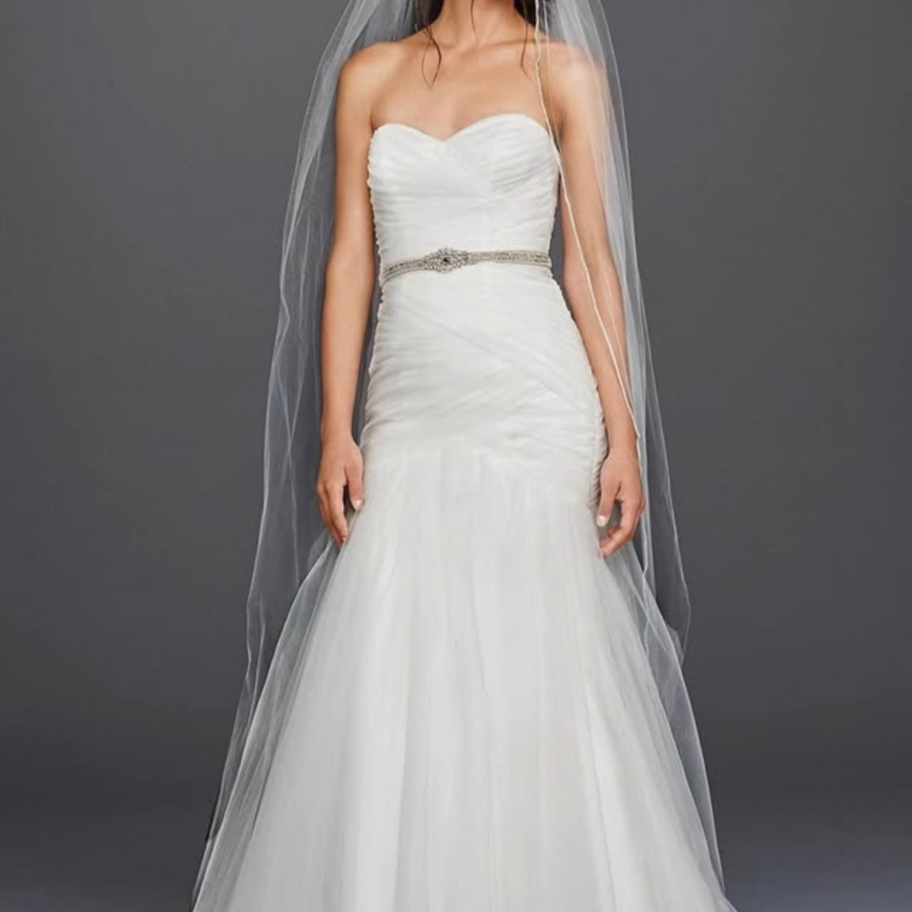 David's Bridal White Strapless Wedding Dress